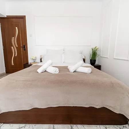 Panoramic With Public Parking Tpark Paid By Us In