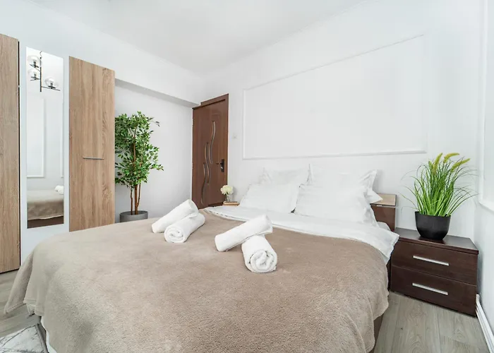 Panoramic With Public Parking Tpark Paid By Us In *